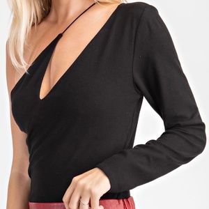 BLACK ONE SHOULDER BODY SUIT
